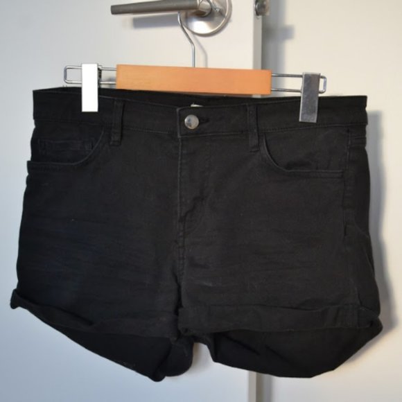 H&M Shorts - Picture 2 of 4